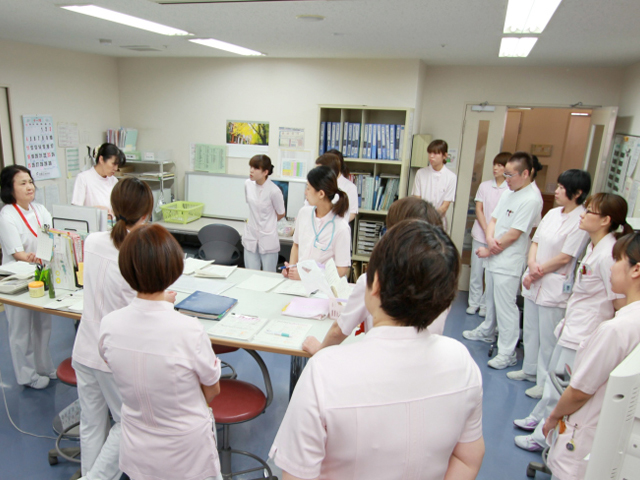 http://www.kitakyu-hp.or.jp/contents/chuo/photo/nurse03.jpg