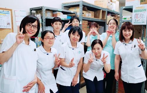 薬剤科集合写真.jpg