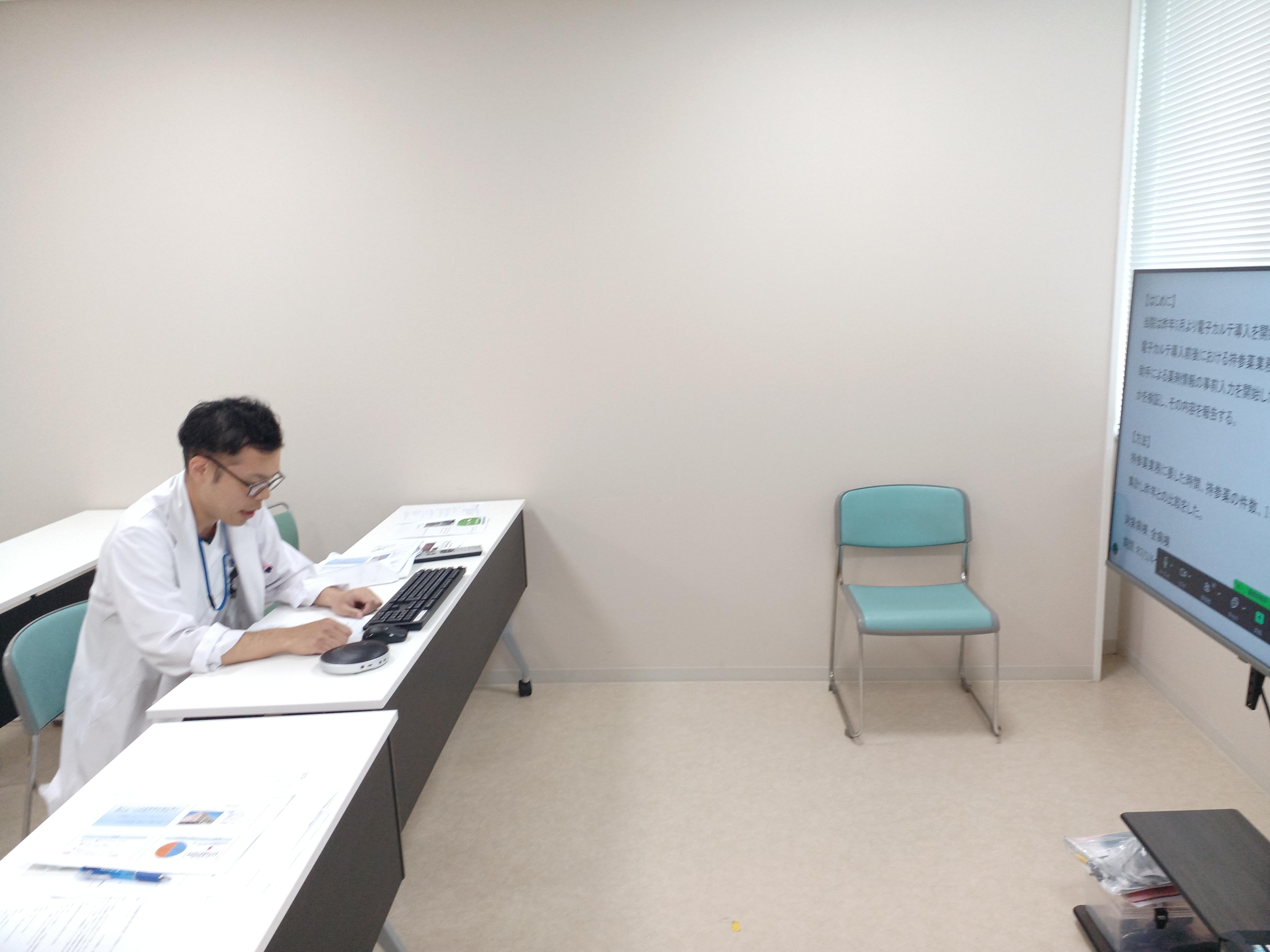 20250517_研究発表会　左.jpg